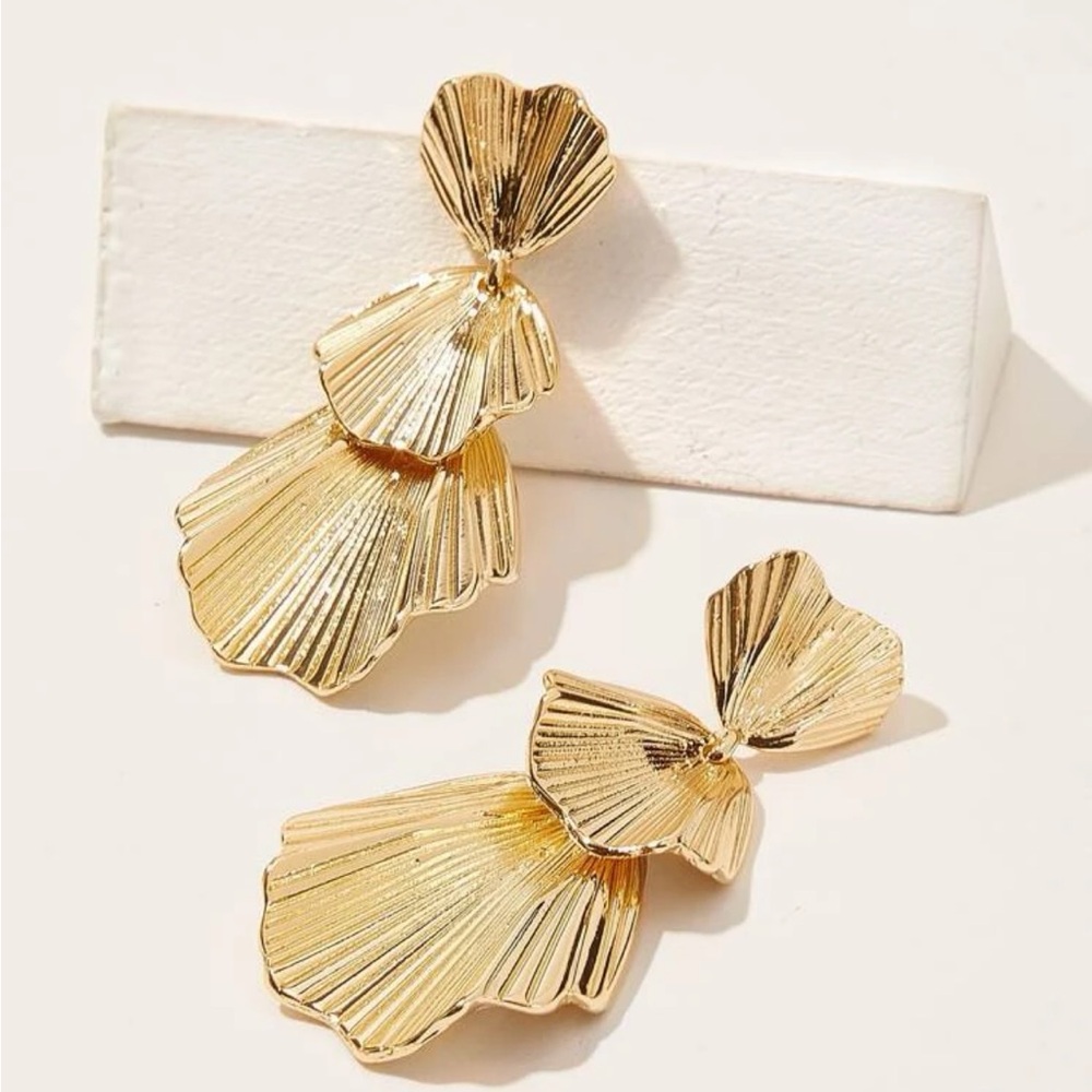 Anthropologie Ribbed Gold Drop Earrings